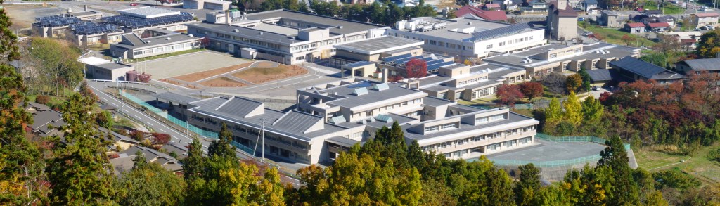 山形県立ゆきわり養護学校　201811.4撮影　校舎全景